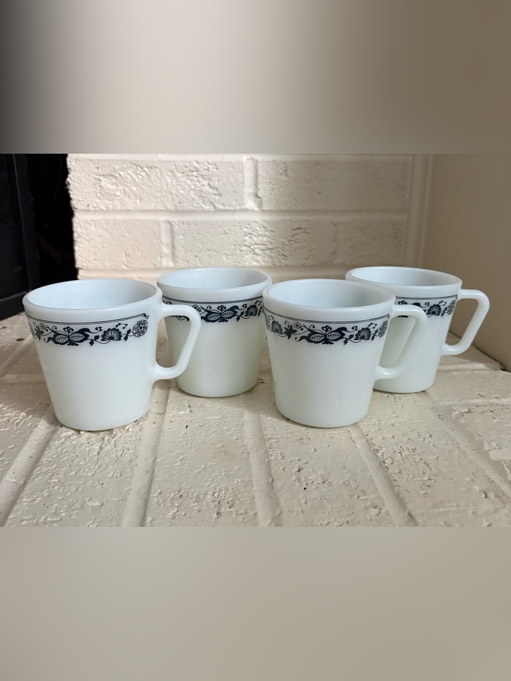 Pyrex Corning Corelle Old Town Blue Onion #1410 Set of 4 Coffee Cups